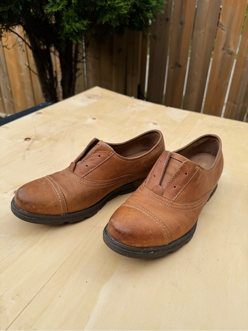 Sorel Women’s Brown Leather Slip-On Shoes Size 8